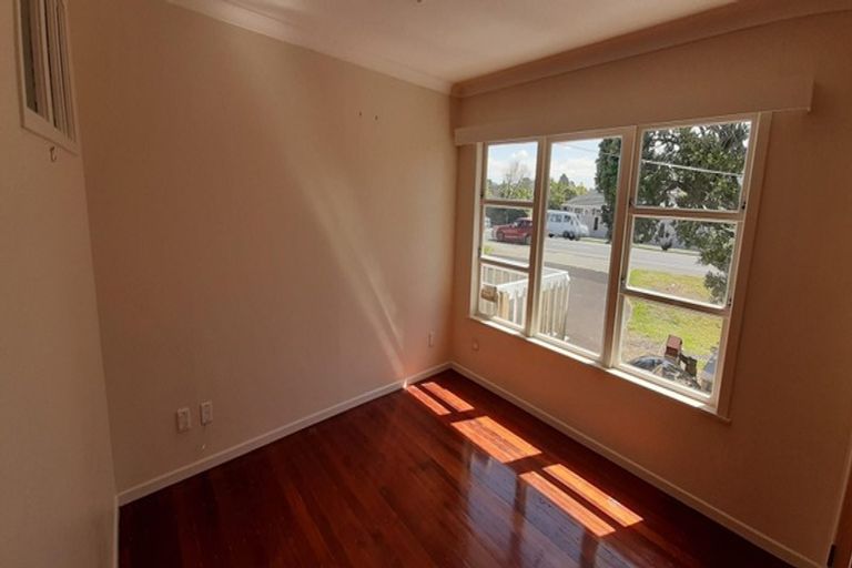 Photo of property in 377a East Coast Road, Mairangi Bay, Auckland, 0630