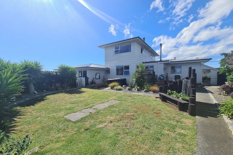 Photo of property in 36 Seabury Avenue, Foxton Beach, Foxton, 4815