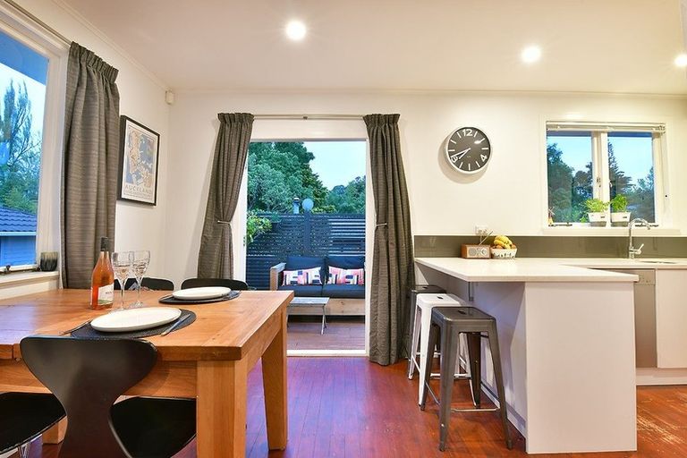 Photo of property in 1/5 September Place, Forrest Hill, Auckland, 0620