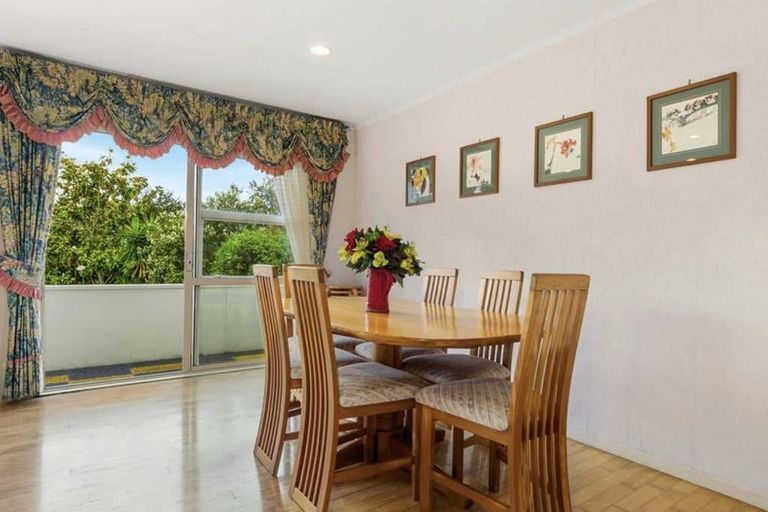 Photo of property in 76 Crestview Place, Browns Bay, Auckland, 0630