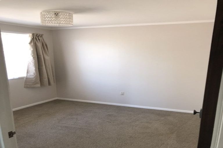 Photo of property in 1 Holt Avenue, Torbay, Auckland, 0630