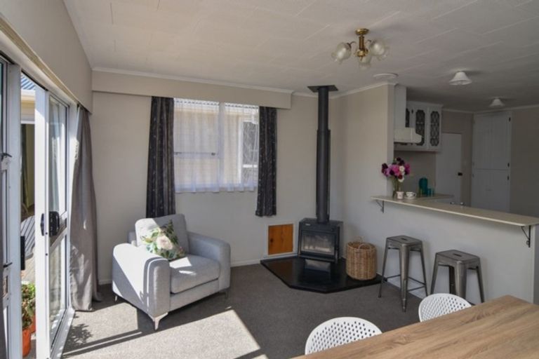 Photo of property in 27 Diamond Street, Carterton, 5713