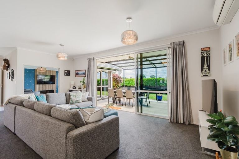 Photo of property in 1 Ruske Place, Grandview Heights, Hamilton, 3200