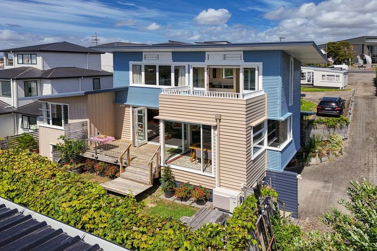 Photo of property in 39b Forrest Hill Road, Milford, Auckland, 0620