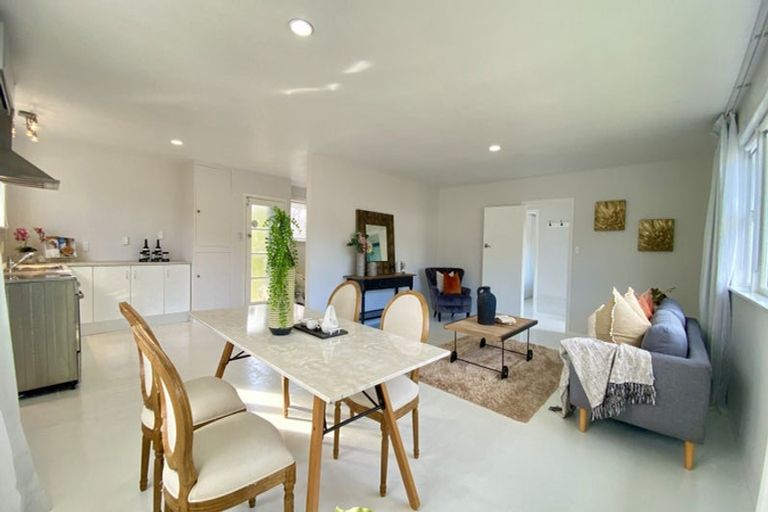 Photo of property in 12 Utting Street, Birkdale, Auckland, 0626