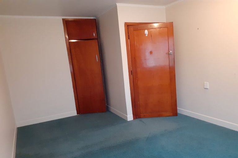 Photo of property in 5 Whiteley Street, Moturoa, New Plymouth, 4310