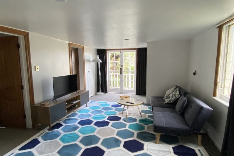 Photo of property in 74 Fairlie Terrace, Kelburn, Wellington, 6021