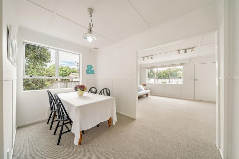 Photo of property in 25 Tuatoru Street, Eastbourne, Lower Hutt, 5013