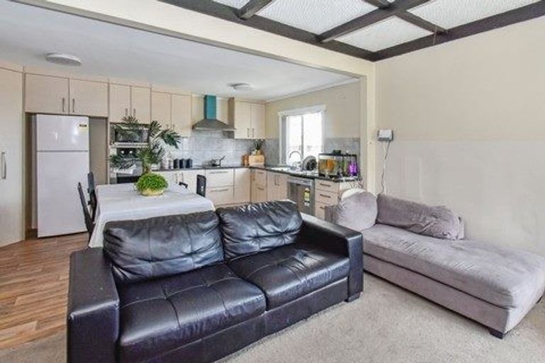 Photo of property in 32 Marr Road, Manurewa, Auckland, 2102