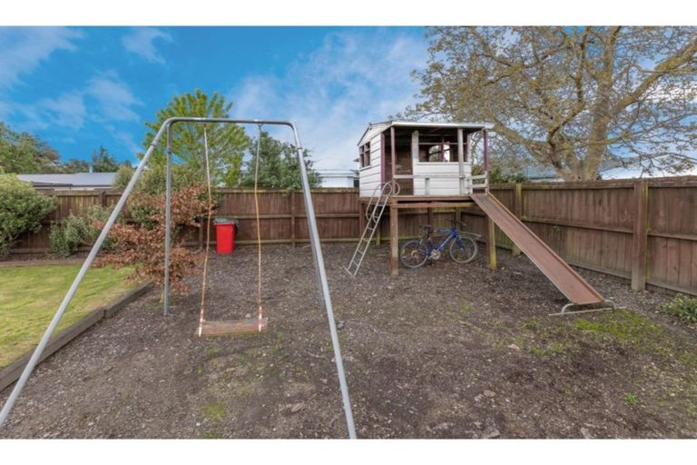 Photo of property in 23 Cross Street, Coalgate, 7673