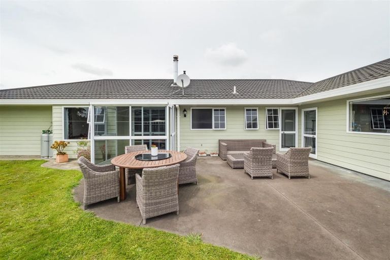 Photo of property in 130 Parewanui Road, Bulls, 4894