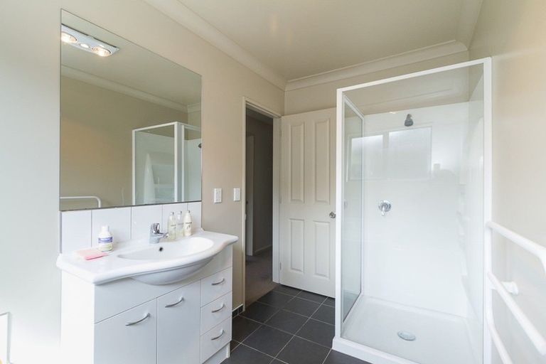 Photo of property in 32 Moana Grove, Waiwhetu, Lower Hutt, 5010