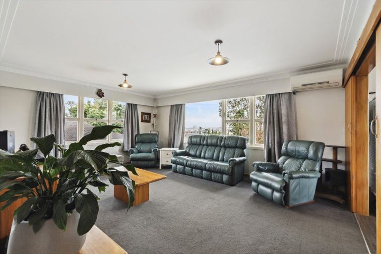 Photo of property in 16 Trentham Road, Papakura, 2110