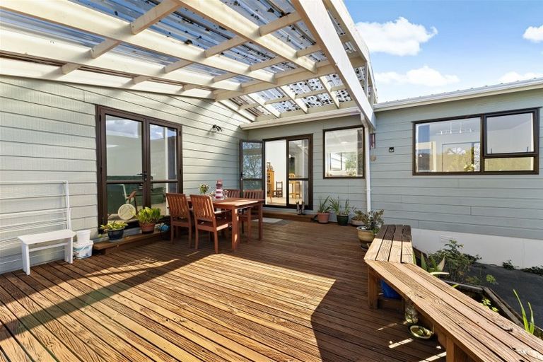 Photo of property in 104 Awa Road, Kumeu, 0891