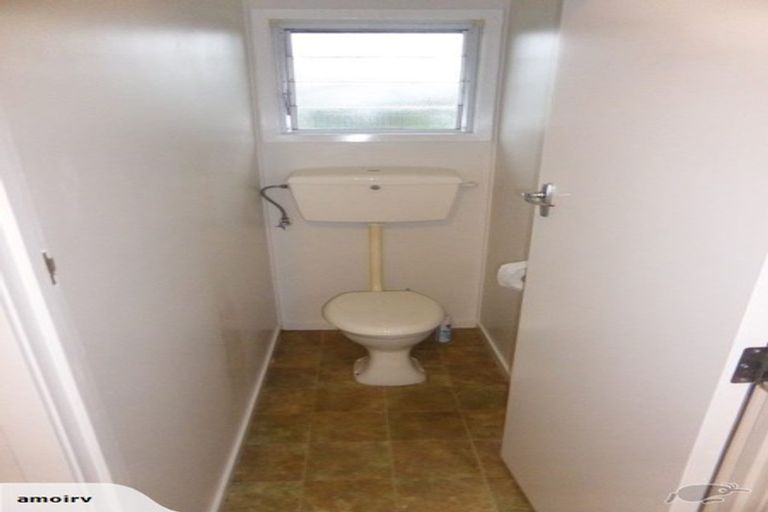 Photo of property in 2/27 Corunna Road, Milford, Auckland, 0620