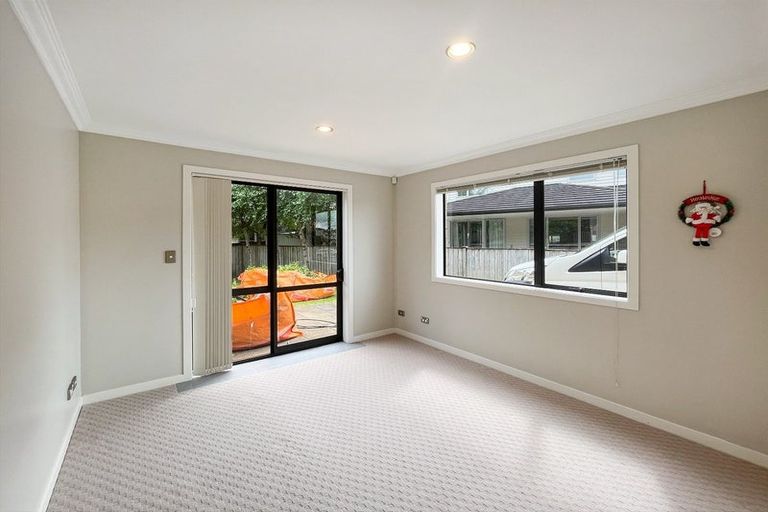 Photo of property in 32 Kilkelly Avenue, Pinehill, Auckland, 0632