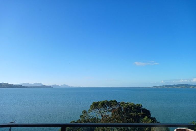 Photo of property in 102 Beach Road, Onerahi, Whangarei, 0110