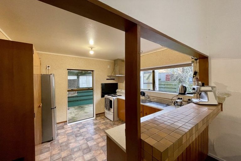 Photo of property in 2/60 Truscott Avenue, Johnsonville, Wellington, 6037