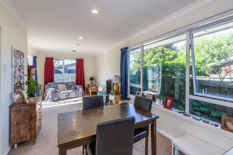 Photo of property in 28 Warren Crescent, Hillmorton, Christchurch, 8025