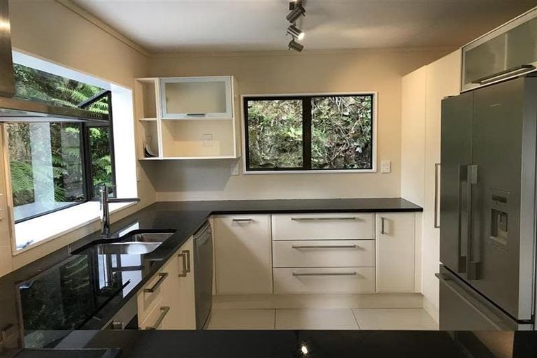 Photo of property in 63 Makara Road, Karori, Wellington, 6012