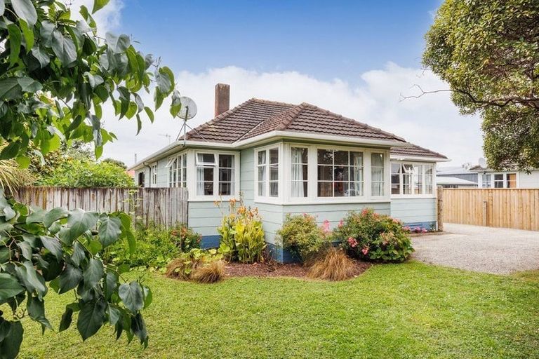 Photo of property in 920 Tremaine Avenue, Roslyn, Palmerston North, 4414