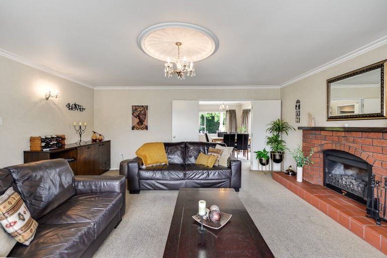 Photo of property in 43 Chedworth Avenue, Chedworth, Hamilton, 3210