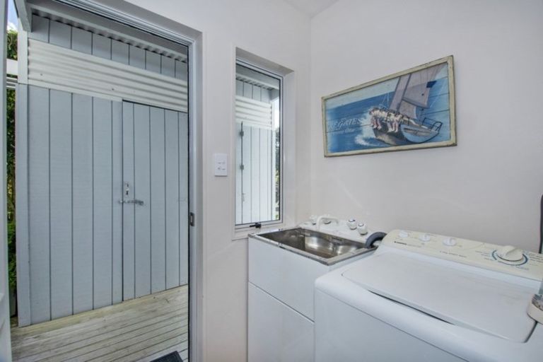 Photo of property in 22 Oxford Street, Whakapirau, Maungaturoto, 0583