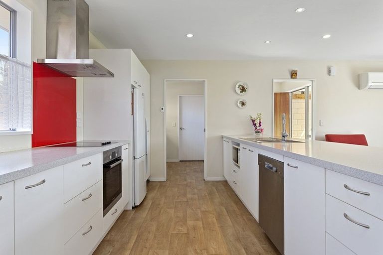 Photo of property in 2 Stonebridge Lane, Oxford, 7430