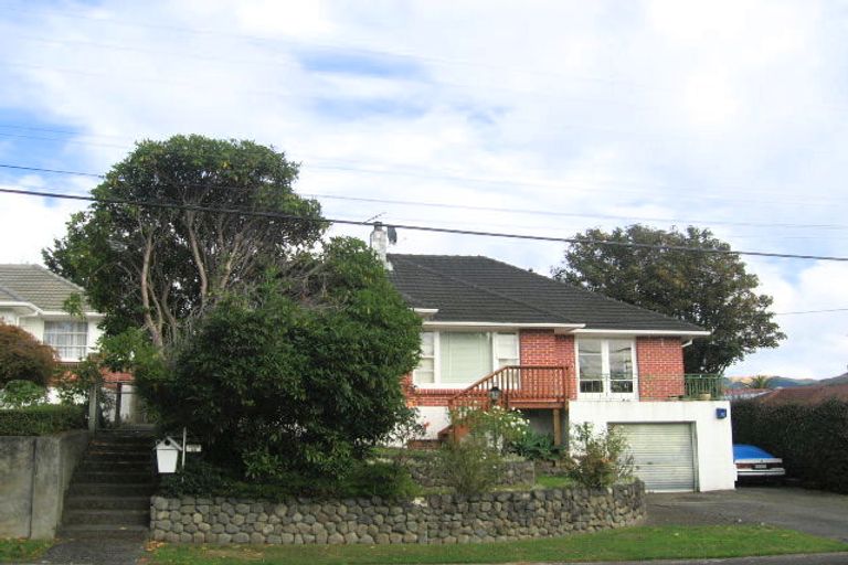 Photo of property in 15 Kashmir Avenue, Clouston Park, Upper Hutt, 5018