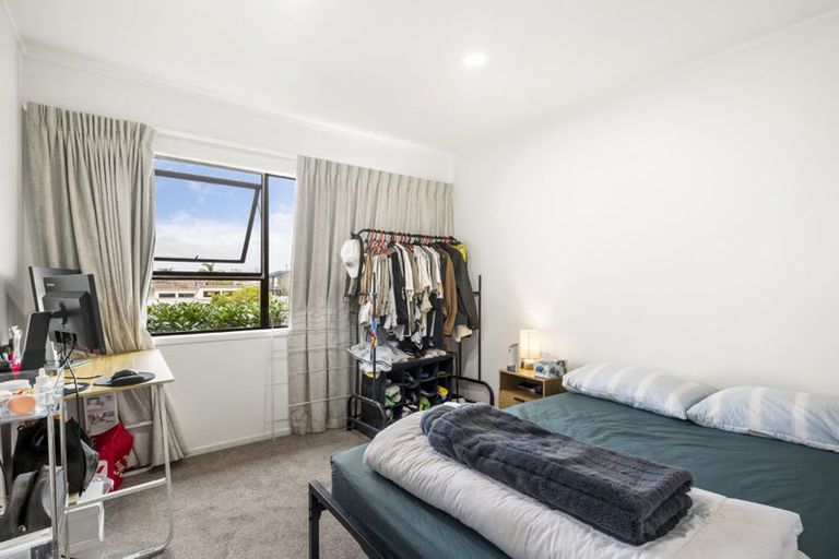 Photo of property in 3 Trevone Place, Forrest Hill, Auckland, 0620