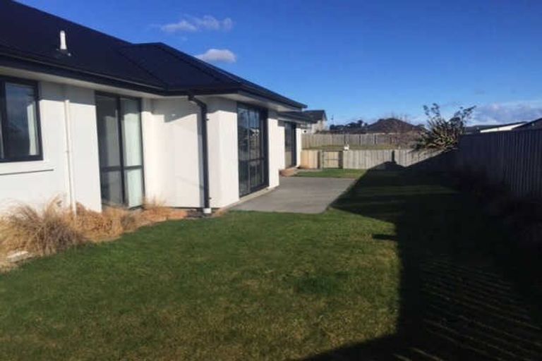 Photo of property in 10 Waipara Road, Pegasus, 7612