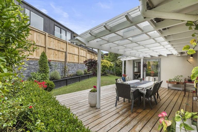 Photo of property in 2/23 Parr Terrace, Castor Bay, Auckland, 0620