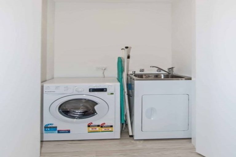 Photo of property in 11 Taggart Place, Sockburn, Christchurch, 8042