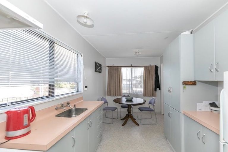 Photo of property in 22 Pringle Place, Nawton, Hamilton, 3200