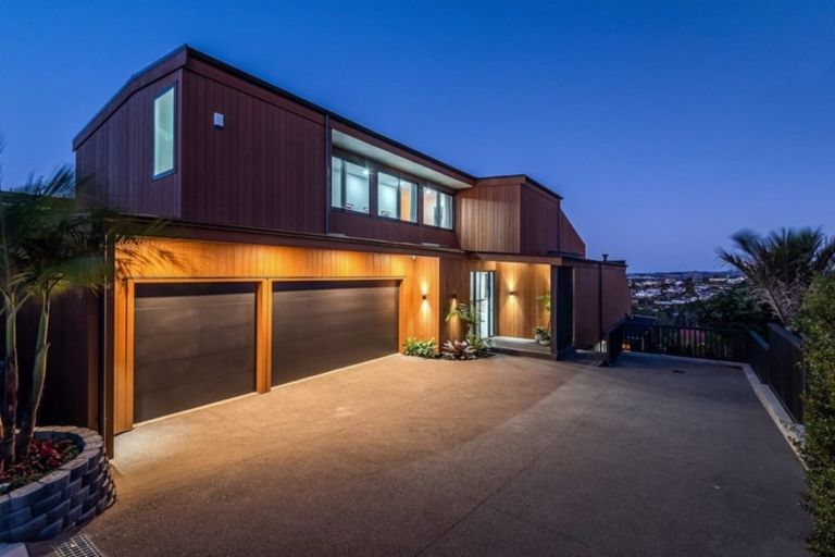 Photo of property in 89a Bleakhouse Road, Howick, Auckland, 2014