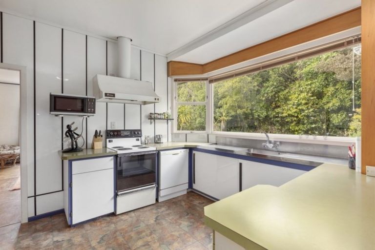 Photo of property in 49 Manuka Street, Stokes Valley, Lower Hutt, 5019