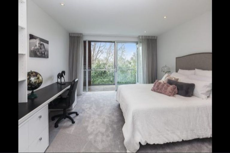 Photo of property in 8 Saint Barnabas Lane, Fendalton, Christchurch, 8052