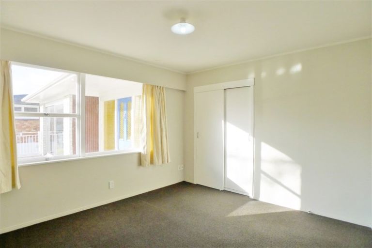 Photo of property in 1 Iorangi Place, Hillpark, Auckland, 2102
