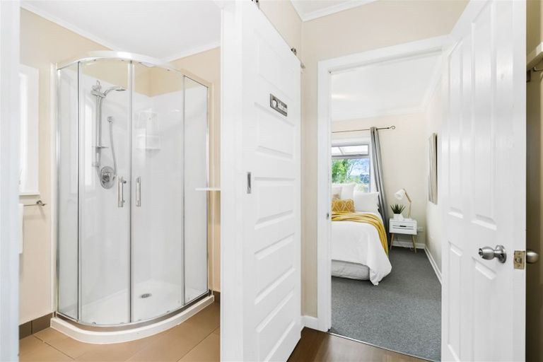 Photo of property in 2 Waimahanga Road, Onerahi, Whangarei, 0110