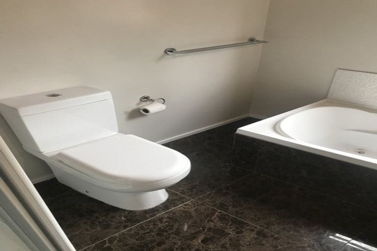 Photo of property in 3/77a Salisbury Road, Birkdale, Auckland, 0626