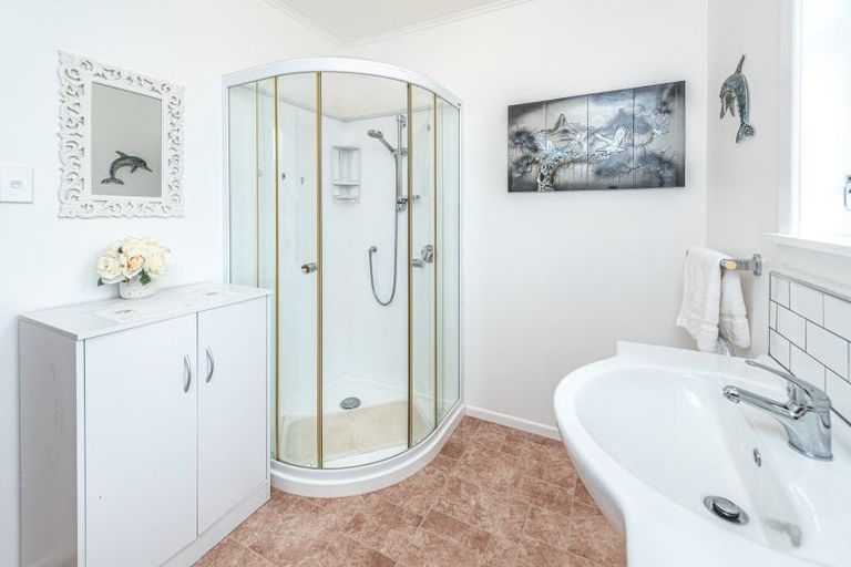 Photo of property in 2 Borlase Place, Aramoho, Whanganui, 4500