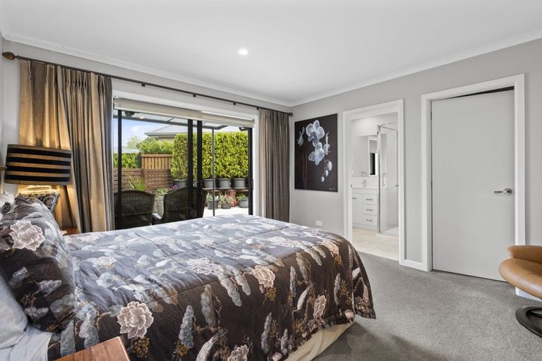 Photo of property in 19 Clifford Close, Leamington, Cambridge, 3432