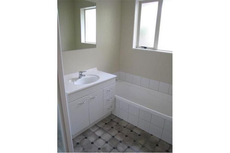 Photo of property in 14 Kydd Lane, Hornby, Christchurch, 8042