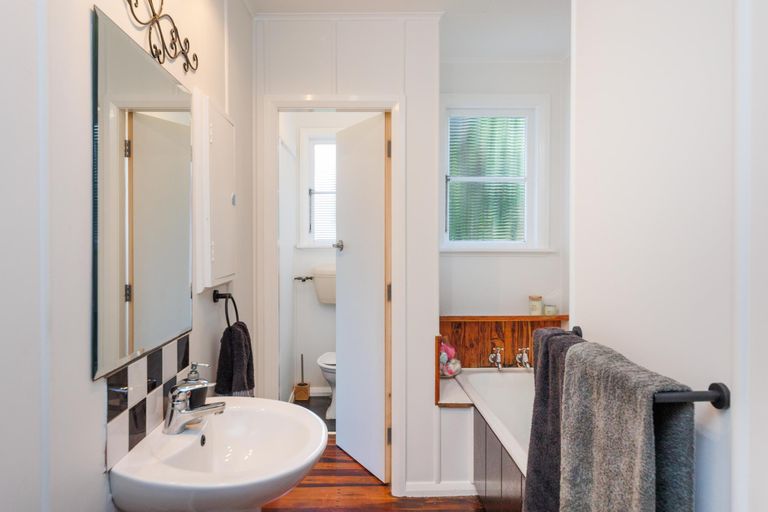 Photo of property in 37 Mangahao Road, Pahiatua, 4910