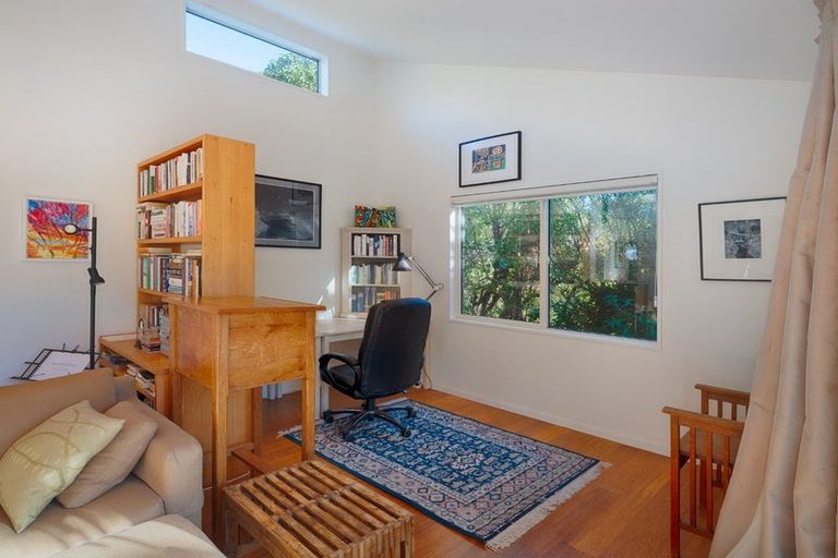 Photo of property in 15 Port Hills Road, Heathcote Valley, Christchurch, 8022