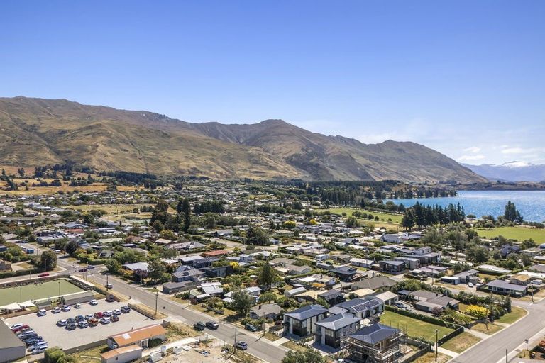 Photo of property in 121 Tenby Street, Wanaka, 9305