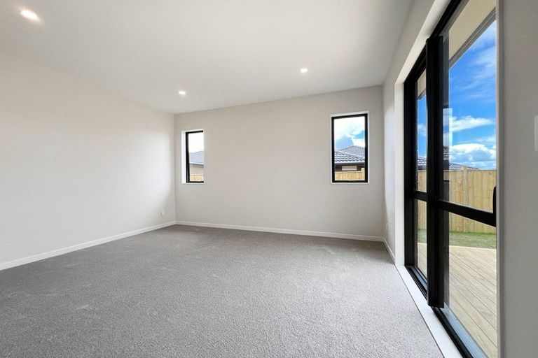 Photo of property in 4 Hoete Way, Tuakau, 2121