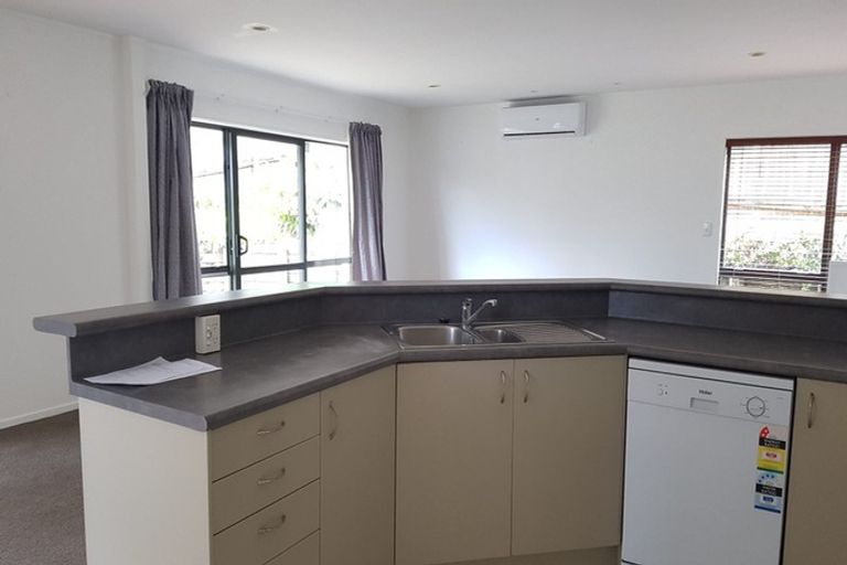 Photo of property in 820/12 Northcross Drive, Oteha, Auckland, 0632