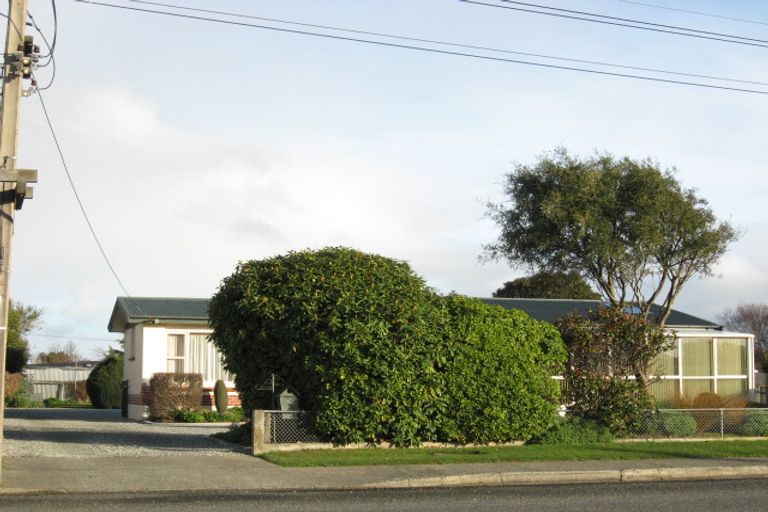 Photo of property in 21 West Plains Road, Waikiwi, Invercargill, 9810