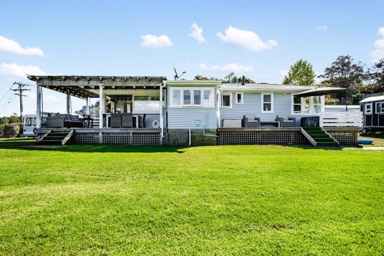 Photo of property in 1132a Old North Road, Helensville, Waimauku, 0882